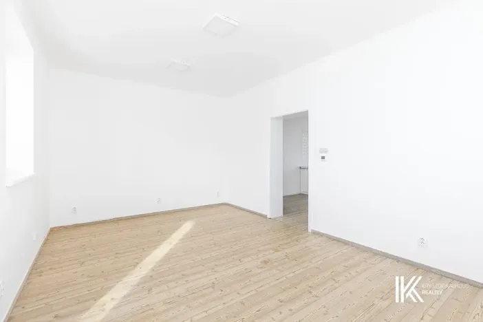 Pronájem kanceláře, Pardubice, Chrudimská, 131 m2