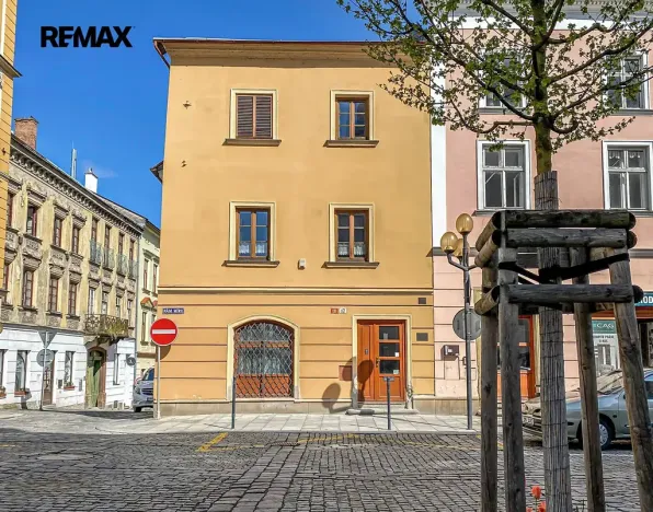 Prodej činžovního domu, Šumperk, nám. Míru, 220 m2