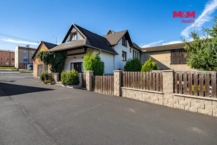 Prodej obchodního prostoru, Krásné Údolí, 220 m2