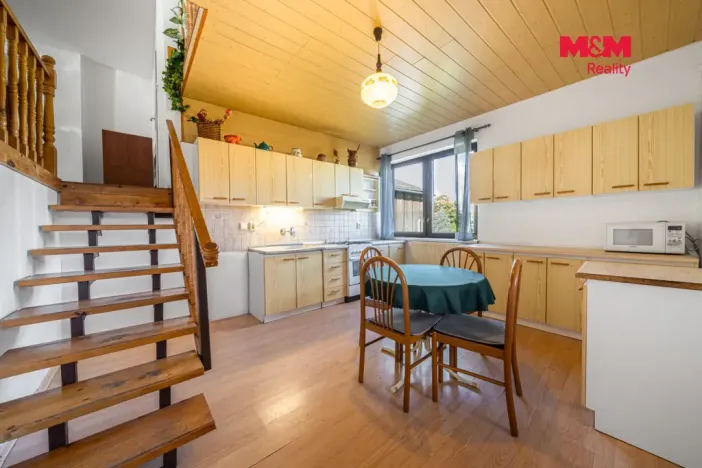Prodej obchodního prostoru, Krásné Údolí, 220 m2