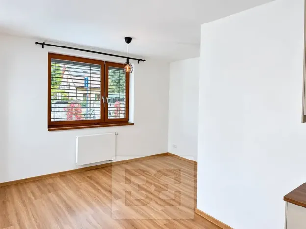 Pronájem bytu 2+kk, Roztoky, V Solníkách, 45 m2