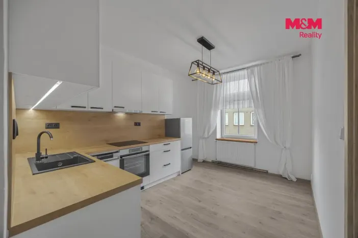 Pronájem bytu 1+1, Trutnov - Poříčí, Voletinská, 48 m2