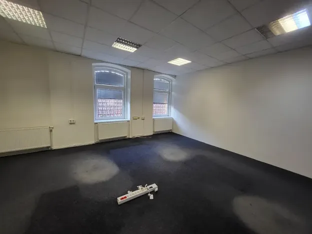 Pronájem kanceláře, Brno, Valchařská, 350 m2