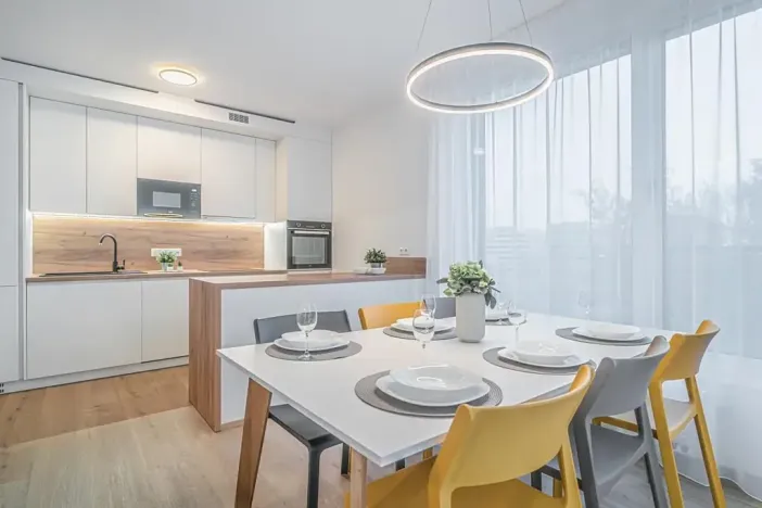 Pronájem bytu 2+kk, Praha - Prosek, Litoměřická, 57 m2