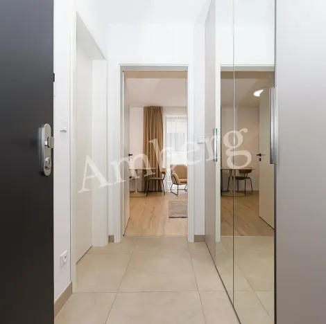 Pronájem bytu 1+kk, Praha - Karlín, Křižíkova, 32 m2