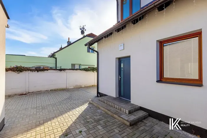 Pronájem obchodního prostoru, Pardubice, Chrudimská, 131 m2