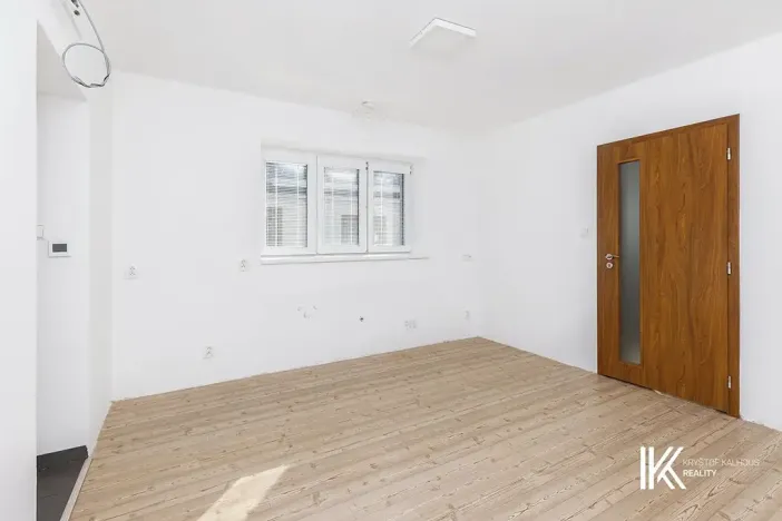 Pronájem obchodního prostoru, Pardubice, Chrudimská, 131 m2