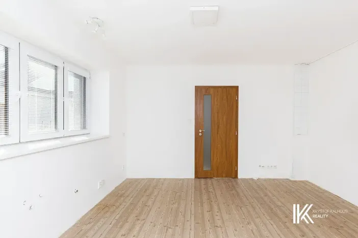 Pronájem obchodního prostoru, Pardubice, Chrudimská, 131 m2