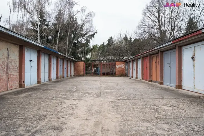 Pronájem garáže, Brno, Třískalova, 19 m2