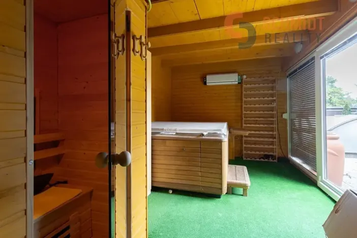 Prodej ubytování, Hlohovec, Dolní konec, 259 m2