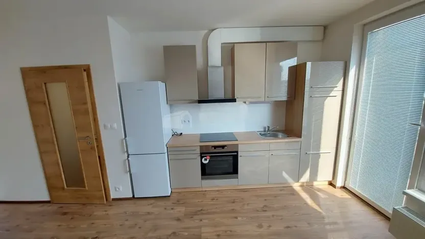 Pronájem bytu 1+kk, Praha - Hodkovičky, Šífařská, 38 m2