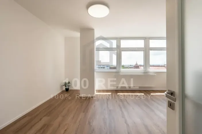 Pronájem bytu 1+kk, Pardubice, třída Míru, 37 m2