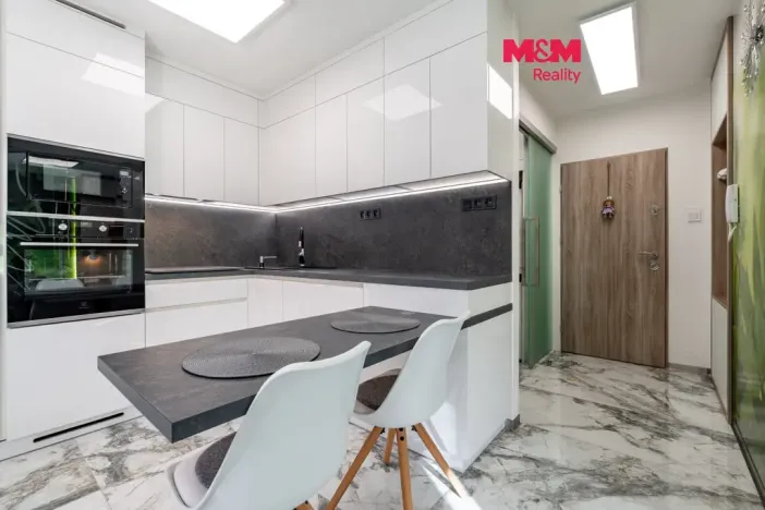 Prodej bytu 1+1, Třebíč - Nové Dvory, Benešova, 34 m2