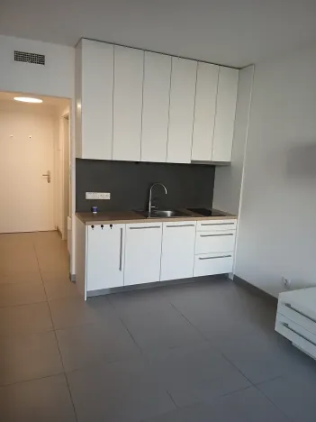Pronájem bytu 1+kk, Praha - Košíře, Hlaváčkova, 25 m2