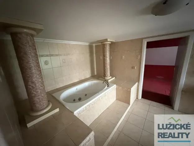Prodej rodinného domu, Kamenický Šenov, 280 m2