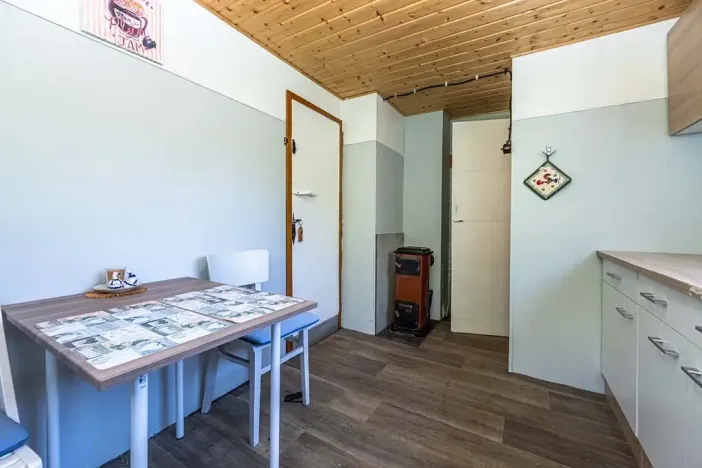 Prodej chaty, Černolice, V Dolečku, 28 m2