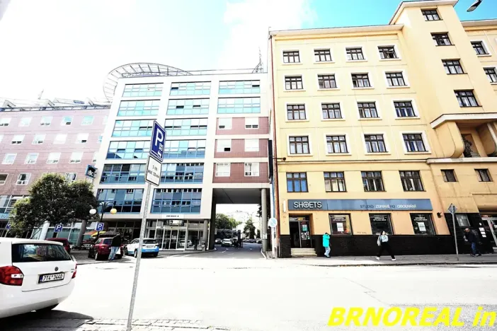 Pronájem garážového stání, Brno, Příkop, 12 m2