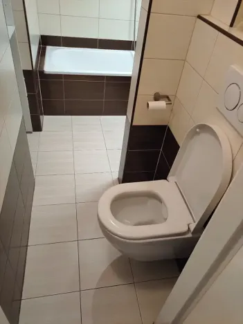 Pronájem bytu 2+kk, Praha, Lomnického, 44 m2
