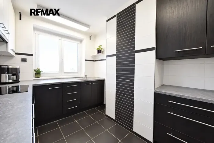 Prodej bytu 3+1, Milovice, Dukelská, 72 m2
