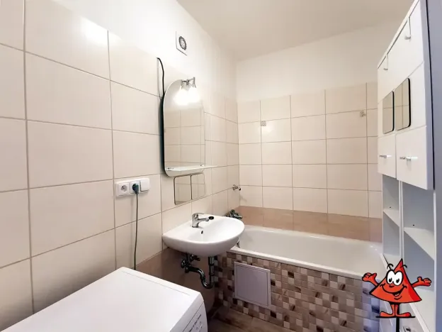 Pronájem bytu 3+1, Praha - Kobylisy, Famfulíkova, 66 m2