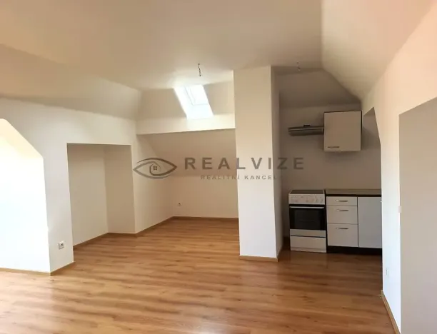 Pronájem bytu 1+kk, Český Krumlov, U Cihelny, 37 m2