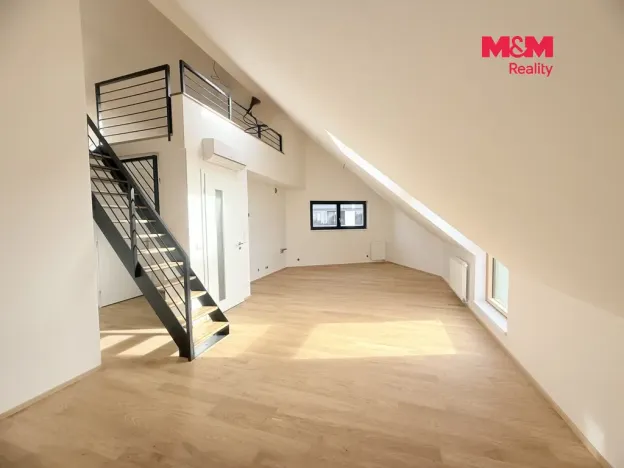 Prodej bytu 2+kk, Praha - Střížkov, Střížkovská, 75 m2