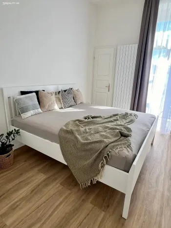 Pronájem bytu 2+kk, Praha - Bubeneč, Sládkova, 45 m2