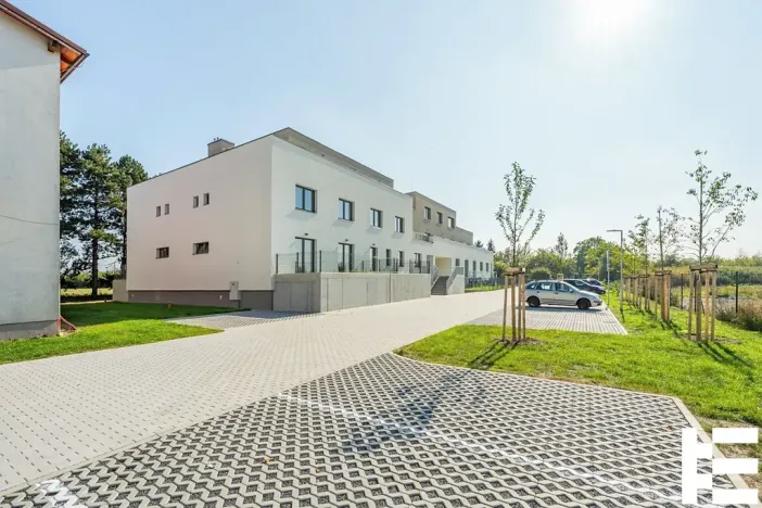 Prodej bytu 1+kk, Praha - Satalice, Za Novákovou zahradou, 34 m2