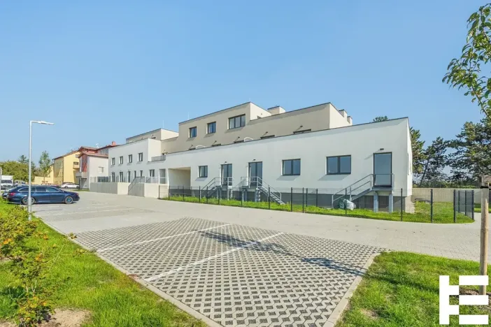 Prodej bytu 1+kk, Praha - Satalice, Za Novákovou zahradou, 34 m2