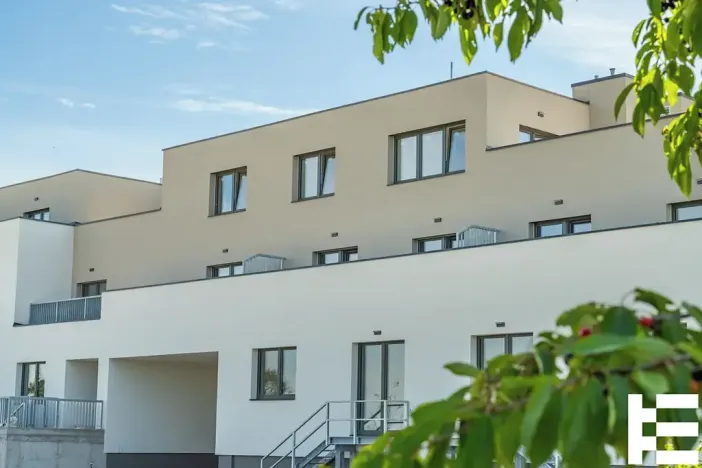 Prodej garážového stání, Praha - Satalice, 14 m2