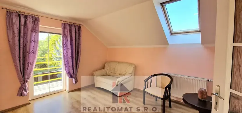 Pronájem rodinného domu, Šestajovice, Ve Skále, 160 m2