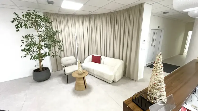 Pronájem kanceláře, Praha - Holešovice, Dělnická, 1252 m2