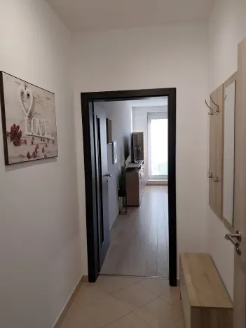 Pronájem bytu 1+kk, Praha - Střížkov, Zakšínská, 30 m2