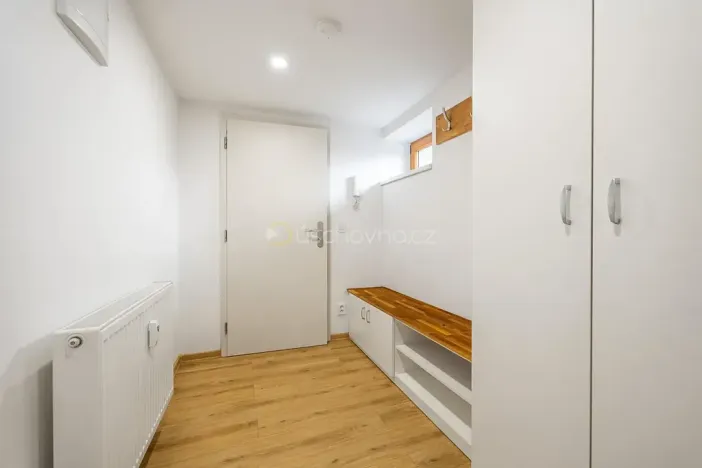 Prodej bytu 2+kk, Praha - Lhotka, K Novému dvoru, 64 m2