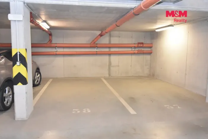 Pronájem garážového stání, Brandýs nad Labem-Stará Boleslav, Fakultní, 11 m2