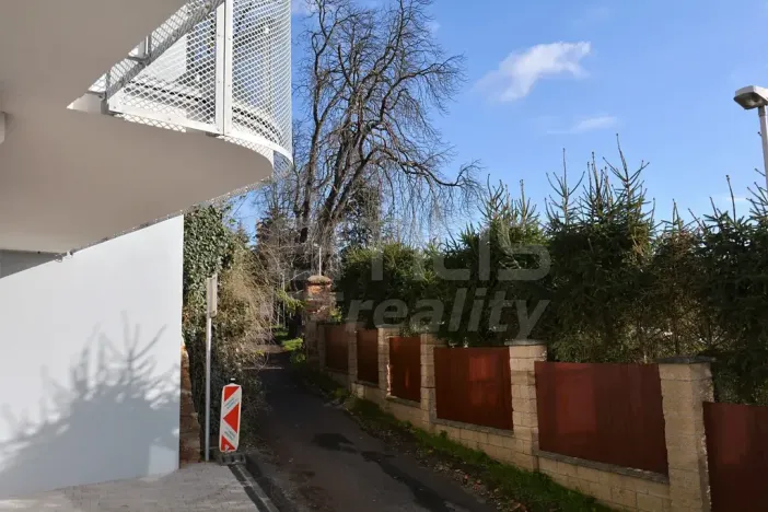 Pronájem bytu 2+kk, Praha, Davídkova, 60 m2