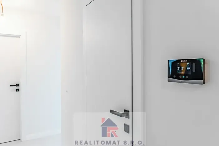 Pronájem bytu 4+kk, Praha - Komořany, Pod lesem, 343 m2