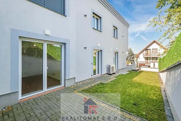 Prodej bytu 4+kk, Praha - Komořany, Pod lesem, 266 m2