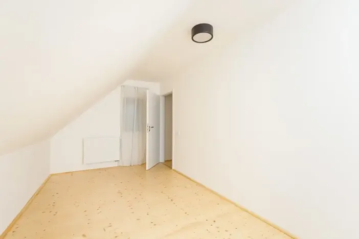 Pronájem atypického bytu, Sedlec, 73 m2