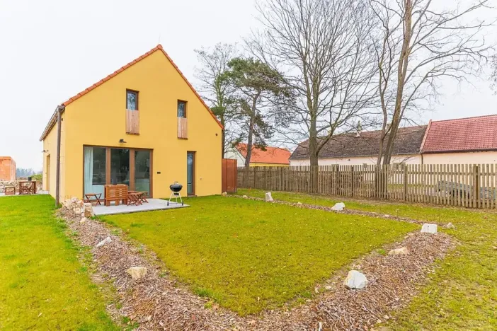 Pronájem atypického bytu, Sedlec, 73 m2