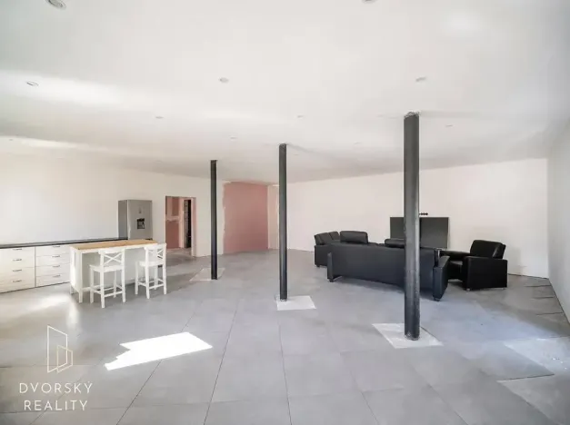 Prodej vícegeneračního domu, Žeretice, 320 m2
