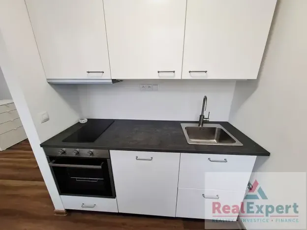 Pronájem bytu 1+kk, Praha - Vinohrady, Máchova, 20 m2