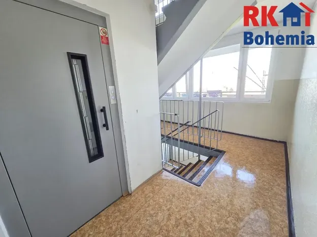 Pronájem bytu 3+1, Praha - Prosek, Vysočanská, 84 m2