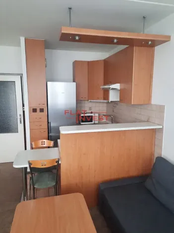 Pronájem bytu 2+kk, Praha - Modřany, Mladenovova, 47 m2