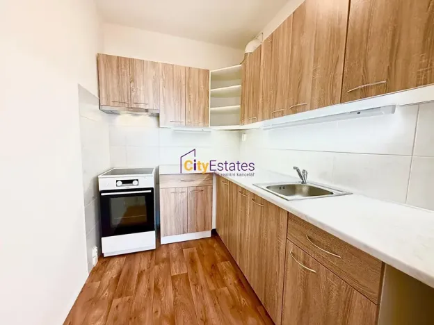 Prodej bytu 2+kk, Praha - Kobylisy, Chabařovická, 45 m2