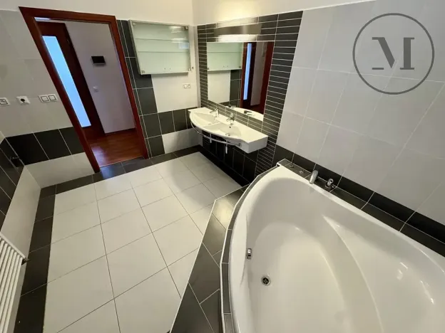 Pronájem bytu 3+kk, České Budějovice, Osiková, 97 m2
