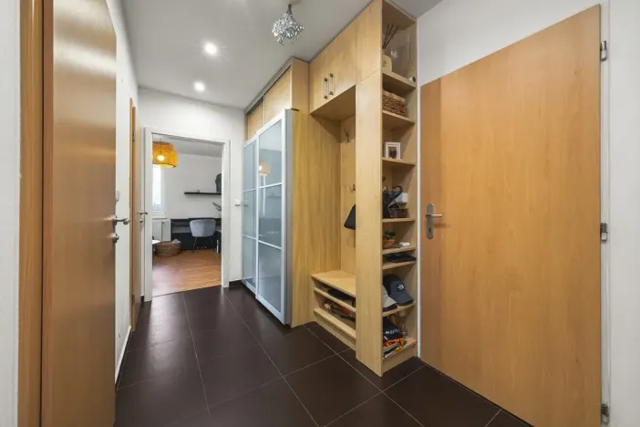 Prodej bytu 3+1, Libčice nad Vltavou, Ke Studánkám, 73 m2