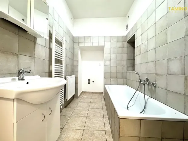 Pronájem bytu 2+kk, Studená, nám. Sv. J. Nepomuckého, 50 m2