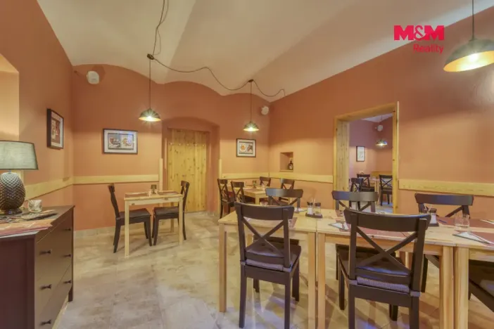 Pronájem obchodního prostoru, Karlovy Vary, Bělehradská, 100 m2
