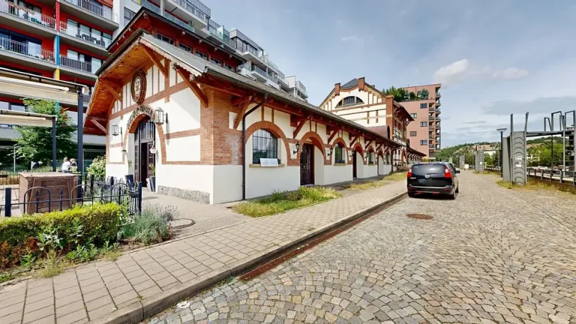 Dražba restaurace, Praha - Holešovice, Jankovcova, 1096 m2